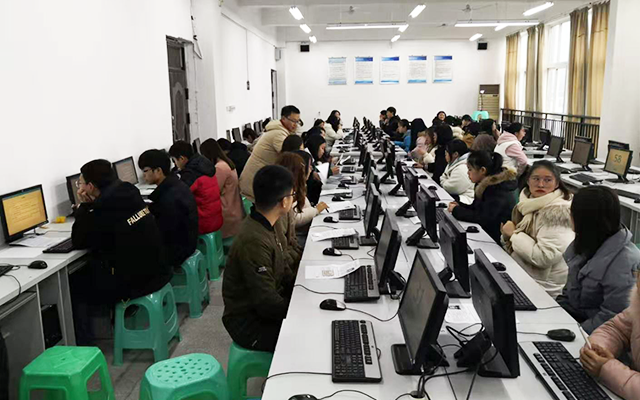 考试现场.png 考试现场.png